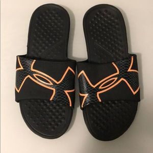 🚨MOVING SALE🚨Under Armour slides